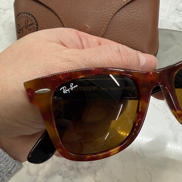 Ray-Ban Brown Tortoise Sunglasses with Case, Original Wayfarer “Vintage” - Picture 3 of 8